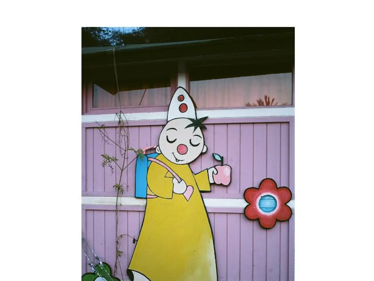 Engaging and humorous DIY apple-based Halloween decors for a spooktacular family affair