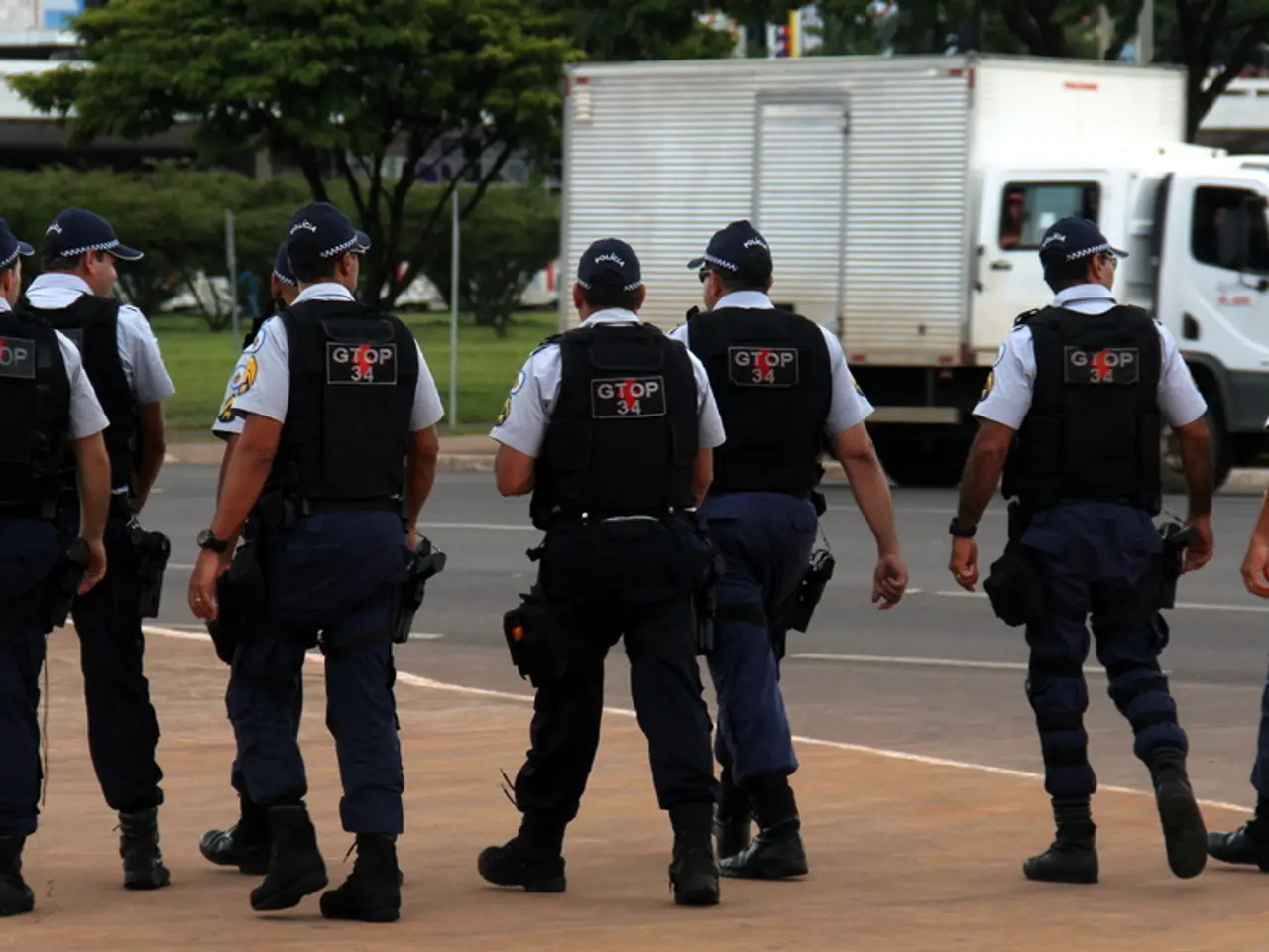 Law enforcement officials commend the life savior of Mainz