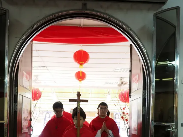 Procession and Riches: Eight Centuries of St. Paul's Cathedral's Legacy