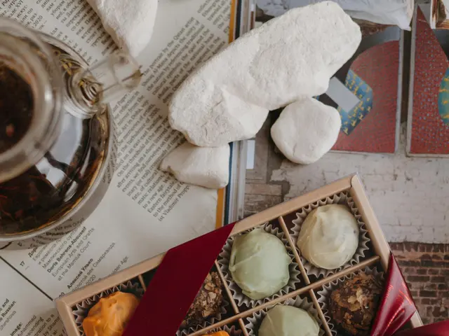 "13 Elegant Baskets to Spark Your Diwali Gift Ideas"