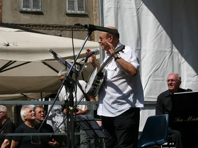 1928 Model Sessions Banjo Clock Unveiled in Lexington