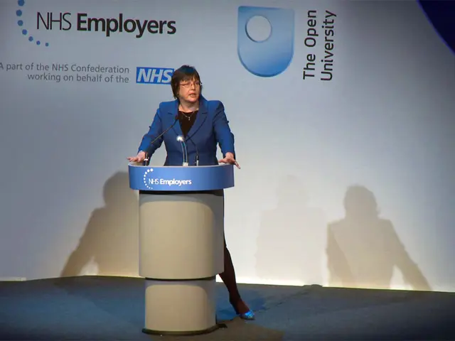 Highlighting Personal Excellence: Latest Photography Trends in Resume Presentations