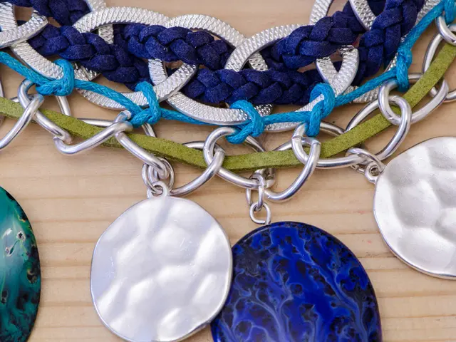 Curly Hair Enhancement: Investigating the Benefits of Glycerin and Exploring Natural Substitutes