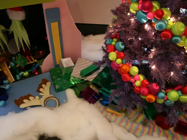 Unconventional to Classic Scandinavian Christmas Tree Concepts: A Showcase of 21 Decorative...