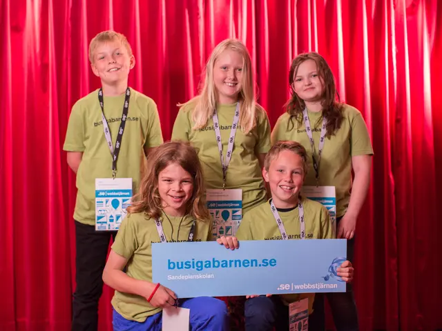 Creative Suggestions for Crafting Friendship Day 2025 Cards for Your School's Closest Pals (Female...