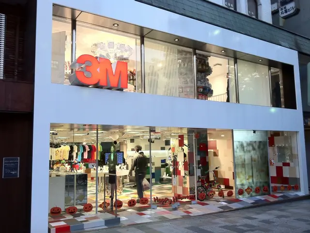 "Lenny Kravitz details his personal living spaces, custom-made using Etsy's Trend Expert guidance"