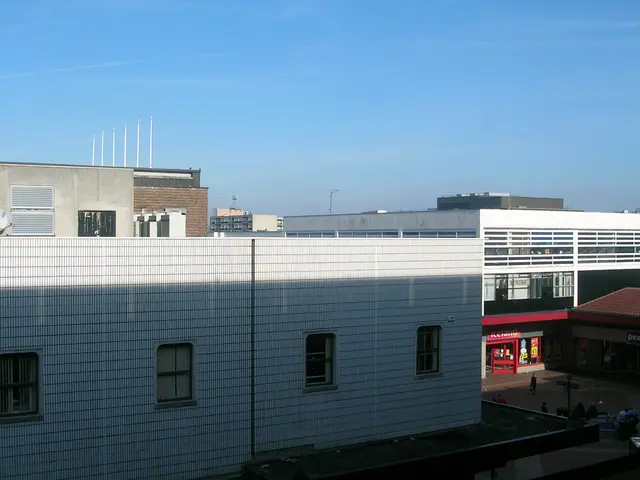 Affordable Living in New York City: Youtuber's Viral 7-square-meter Apartment Rental for 650...