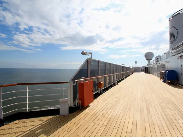 Sailor's Individual 'Plastic Journey' in France