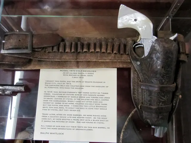 Low-weight substances, each with a mass of less than or equal to 200 grams per square meter