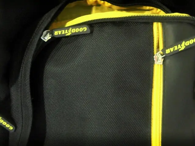 Exploring the Advantages of Branded Insulated Carryalls