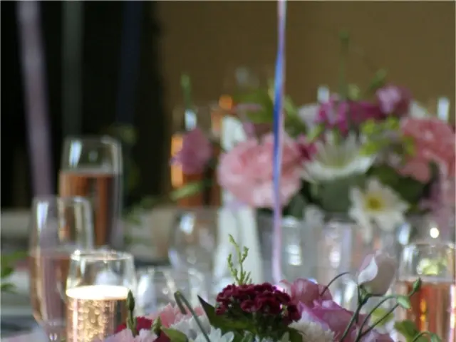 Anthropologie introduces beloved Icon Juice Glasses tailored for autumn season