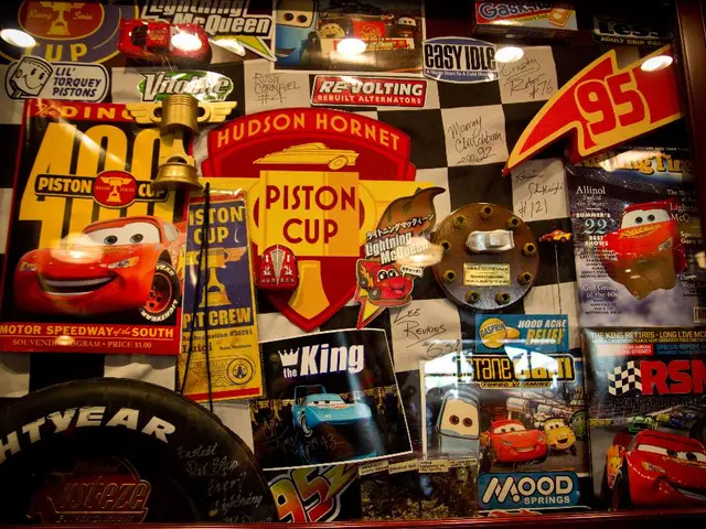 Here we can see posts, toys and things. These are lights.