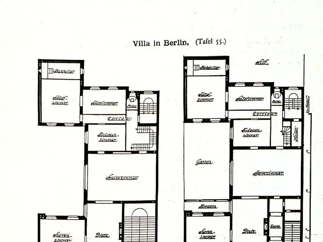 The image shows a drawing of a floor plan of a house in Berlin, with text detailing the layout of...